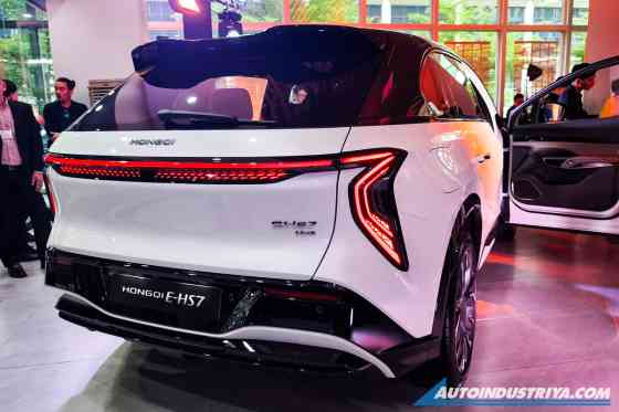 Hongqi expands EV lineup in PH with EH7, EHS7 image