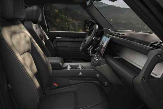 Spot the changes in 2026 Land Rover Defender image