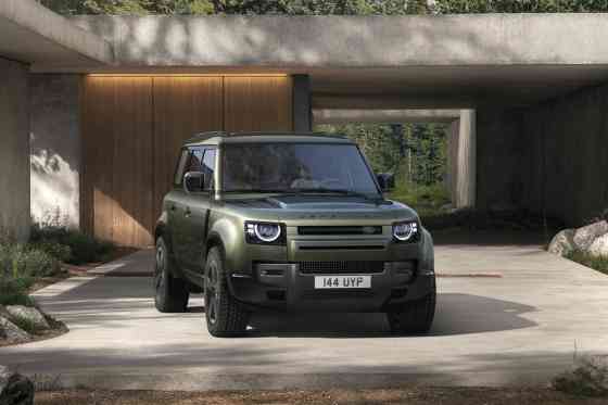 Spot the changes in 2026 Land Rover Defender image