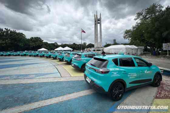 Green GSM launches in PH as first all-electric taxi service image