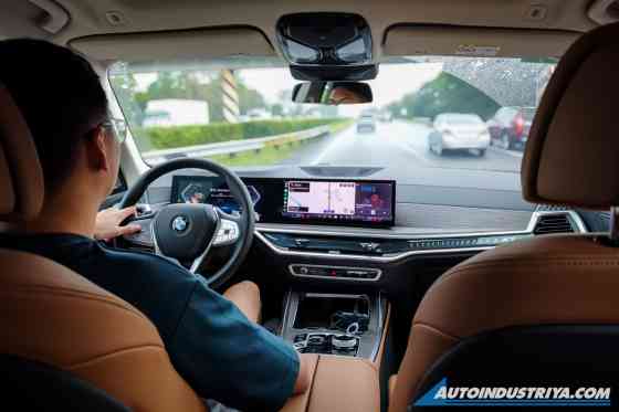 Lucky Number 7: Driving & Riding First Class on BMW&rsquo;s flagships image