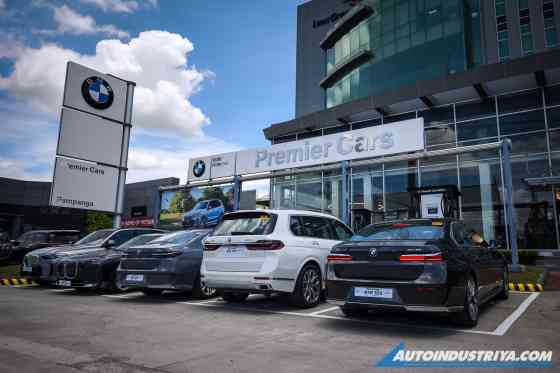 Lucky Number 7: Driving & Riding First Class on BMW&rsquo;s flagships image