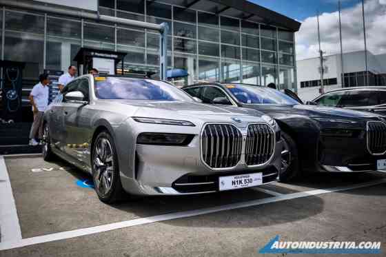 Lucky Number 7: Driving & Riding First Class on BMW&rsquo;s flagships image