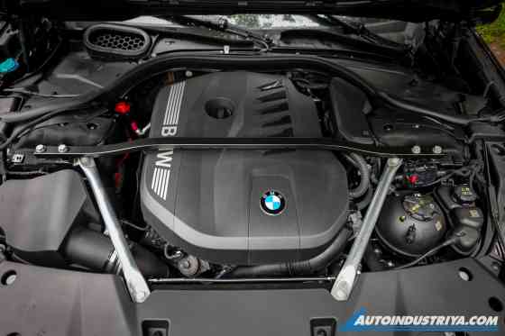 Lucky Number 7: Driving & Riding First Class on BMW&rsquo;s flagships image