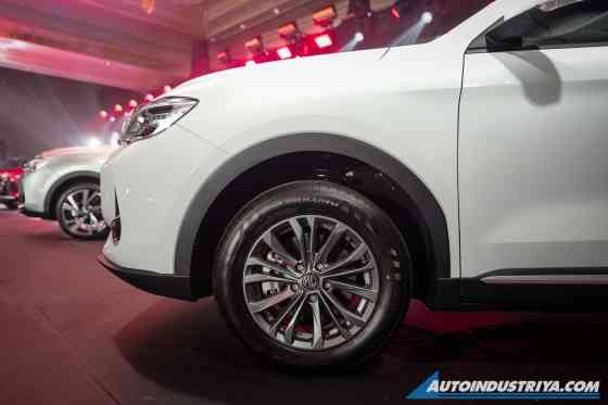 This is the entry-level 2025 MG ZS 1.5 Comfort image