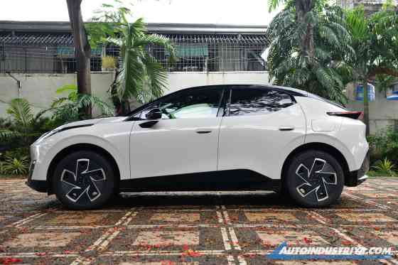 2025 Lynk & Co 02 HS image