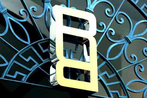 Range Rover has a new logo, but we&rsquo;re not sure why image