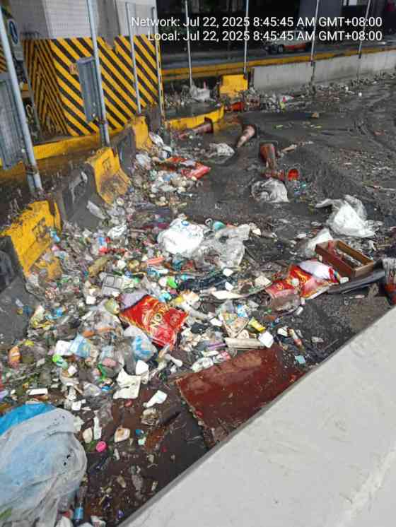Skyway 3 G. Araneta Maria Clara off-ramp remains closed due to flooding, trash image