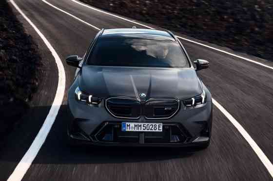 BMW M CEO says straight-six, V8 engines will live on image