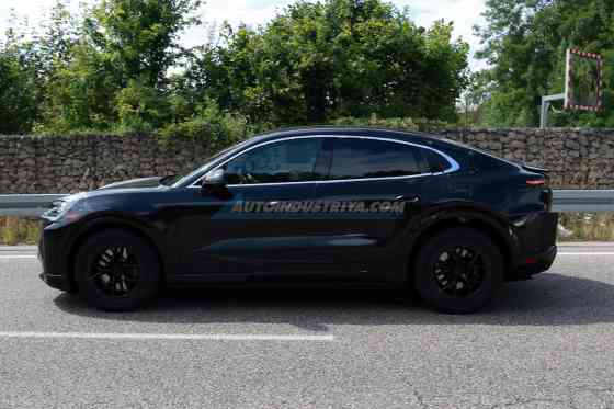 SPIED: 2026 Porsche Cayenne EV Coupe image