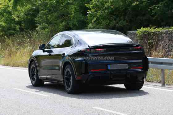 SPIED: 2026 Porsche Cayenne EV Coupe image