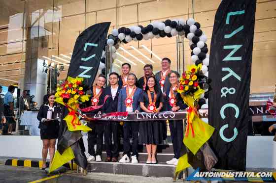 Lynk & Co PH opens North EDSA flagship dealership image