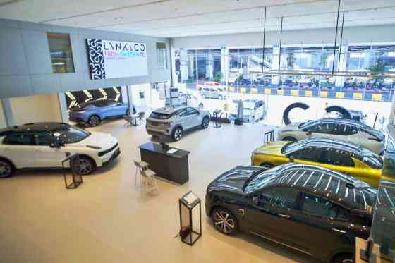 Lynk & Co PH opens North EDSA flagship dealership image