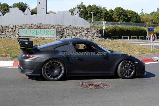 SPIED: Is Porsche bringing back the 911 Slantnose? image