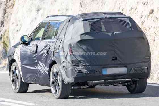 SPIED: Next-gen Hyundai Tucson spotted with retro aesthetics image