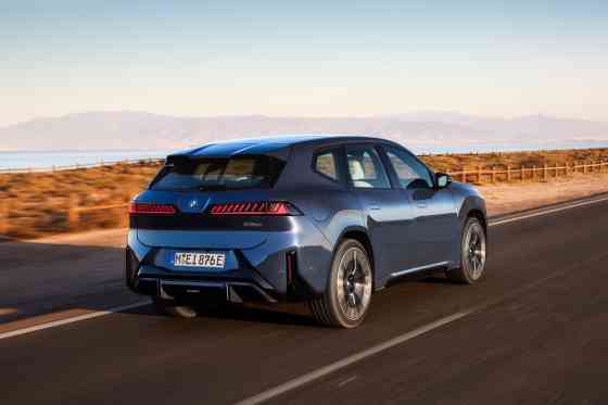 All-new 2026 iX3 debuts as BMW's first-ever Neue Klasse model image