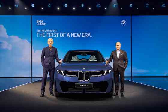 All-new 2026 iX3 debuts as BMW's first-ever Neue Klasse model image