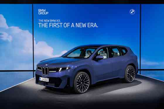 All-new 2026 iX3 debuts as BMW's first-ever Neue Klasse model image