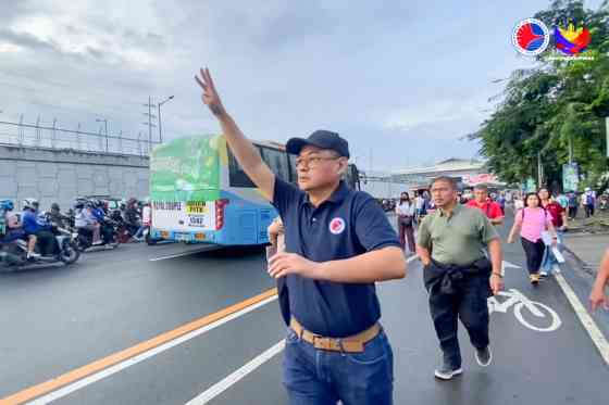 New DOTr memo wants officials to use mass transpo weekly image