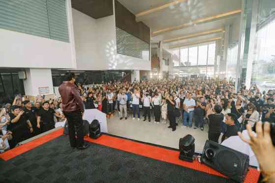 Toyota Tamaraw goes on nationwide tour with brand ambassador Coco Martin image