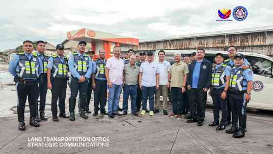 LTO Chief commits himself, officers to also use public transportation image