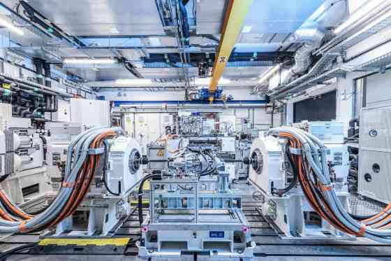 Porsche Cayenne Electric being tested under digital and real-world conditions image