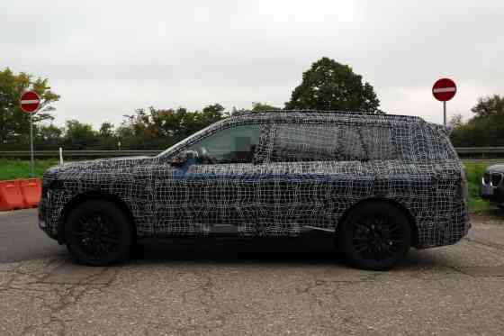 SPIED: Next-generation BMW X7 to spawn iX7 EV variant? image