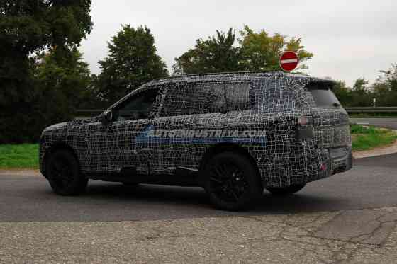 SPIED: Next-generation BMW X7 to spawn iX7 EV variant? image