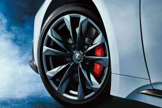 Lexus breathes new life to LS flagship sedan for 2026 image