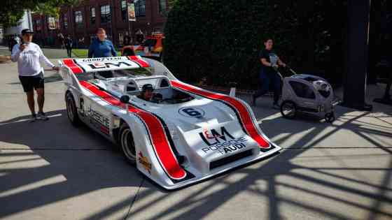 Luftgek&uuml;hlt 11: Celebrating Porsche car culture image