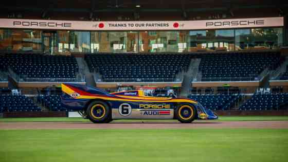 Luftgek&uuml;hlt 11: Celebrating Porsche car culture image