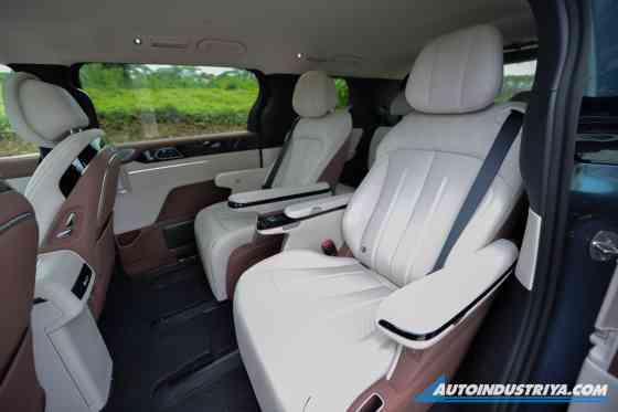 BYD eMAX9 DM-i image