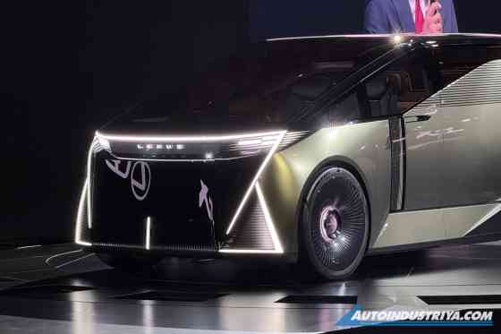 Lexus LS Concept: Luxury Sedan becomes a 6-wheeler MPV image