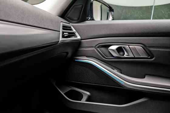 Limited-run BMW 318i Professional is yours for PHP 3.49 million image