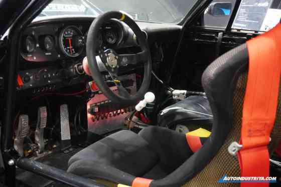 Supercar spotting at Tokyo Supercar Day image