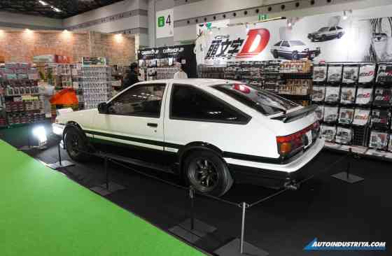 Supercar spotting at Tokyo Supercar Day image