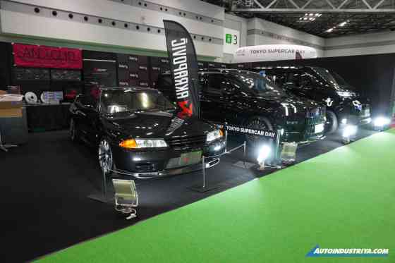 Supercar spotting at Tokyo Supercar Day image