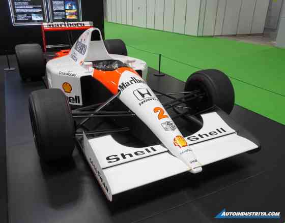 Supercar spotting at Tokyo Supercar Day image