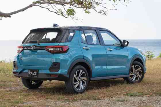 Toyota announces special holiday offers on select models image