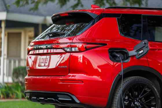 2026 Nissan Rogue PHEV goes twinning with Mitsubishi Outlander image