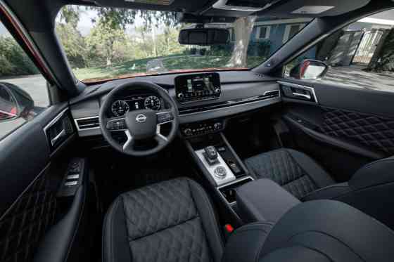 2026 Nissan Rogue PHEV goes twinning with Mitsubishi Outlander image