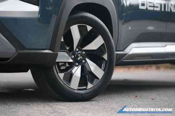 Premium SUV Driving meets MPV practicality: 2026 Mitsubishi Destinator image