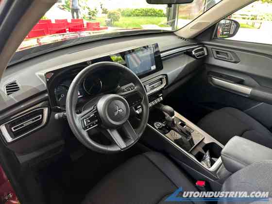 This is the PHP 1.289M Mitsubishi Destinator GLX image