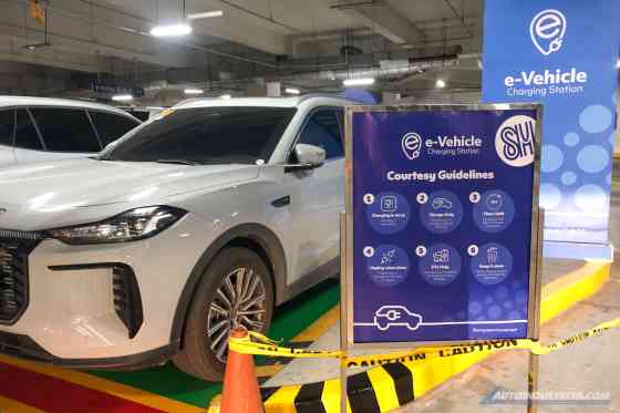 EV parking etiquette at SM: 3-hour charging limit, relocate, etc. image