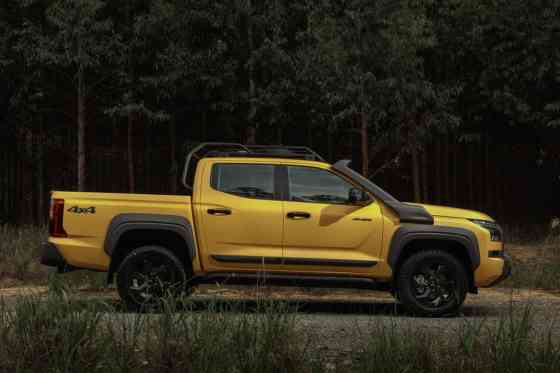 2026 Mitsubishi Triton Savana is ready for the wilderness image