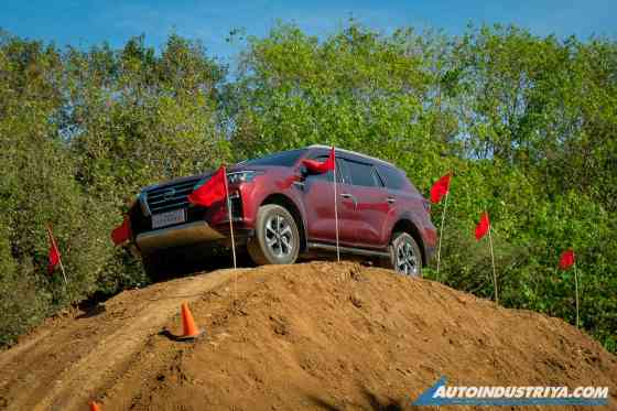 Nissan 4x4 Drive image