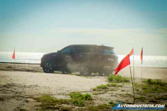 Nissan 4x4 Drive image