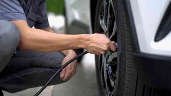 Holiday Break Car Care Tasks: Keeping Your Vehicle Road-Ready image