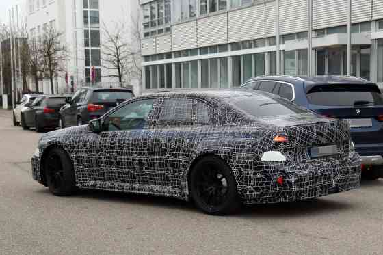 SPIED: All-new BMW M3 EV spotted with production lights image