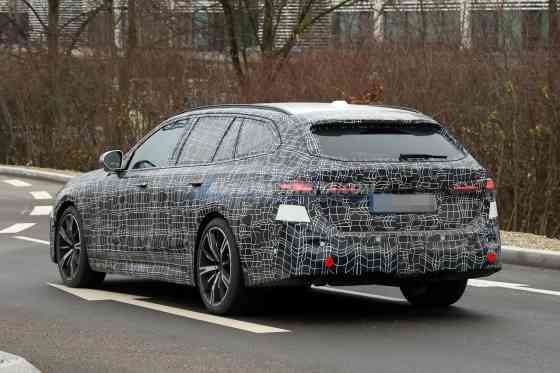 SPIED: BMW 5 Series Touring to get &ldquo;Neue Klasse&rdquo; facelift? image